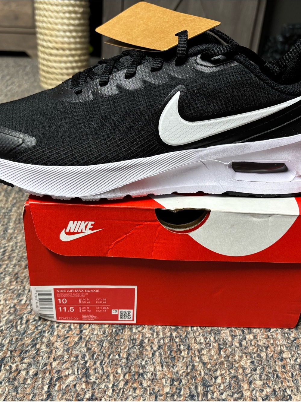 Nike Men’s Black and White Athletic Sneakers